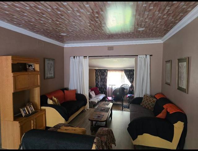 3 BEDROOM HOUSE FOR SALE IN SASOLBURG EXT 15